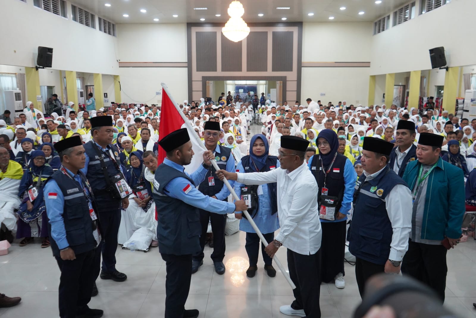 Lepas JCH Kloter 20, Pesan Gubernur Jambi: Perbanyak Istighfar Selama di Makkah