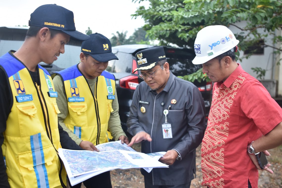 Dampingi Edi Purwanto Kunker ke Sejumlah Titik, Wali Kota Maulana Tekankan Kolaborasi Pemerintah Pusat-Provinsi-Kota